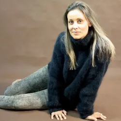 Hand Knit 100% pure angora Sweater black Fuzzy turtleneck Handgestrickte pullover by Extravagantza