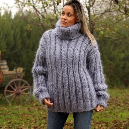 Hand Knit Mohair Sweater Ribbed gray Fuzzy Turtleneck 10 strands Handgestrickt pullover by Extravagantza