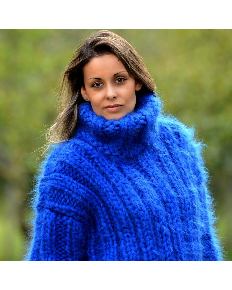 Hand Knit Mohair Sweater Ribbed blue Fuzzy Turtleneck 10 strands Handgestrickt pullover by Extravagantza