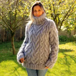 Cable Hand Knit Mohair Sweater light gray Fuzzy Turtleneck Handgestrickt pullover by Extravagantza