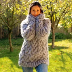 Cable Hand Knit Mohair Sweater light gray Fuzzy Turtleneck Handgestrickt pullover by Extravagantza