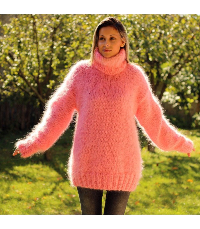 Hand Knit Mohair Sweater pink Fuzzy Turtleneck Handgestrickt pullover by Extravagantza