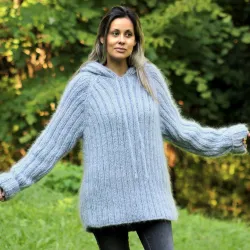 Hooded Cable Hand Knit Mohair Sweater Ribbed Light Gray Fuzzy Handgestrickt pullover