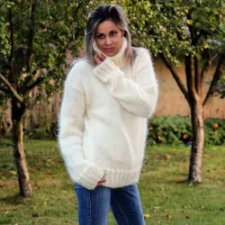 Hand Knit Mohair Sweater White Fuzzy Turtleneck Handgestrickte pullover