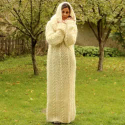 Cable hand Knitted Mohair dress white Fuzzy Removable Turtleneck Handgestrickte pullover by Extravagantza