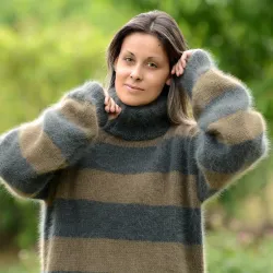 Hand Knit 100% pure angora Sweater green Fuzzy turtleneck Handgestrickte pullover by Extravagantza