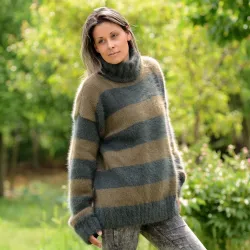 Hand Knit 100% pure angora Sweater green Fuzzy turtleneck Handgestrickte pullover by Extravagantza