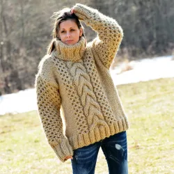 Cable Knitted Chunky 100 % Pure Wool Turtleneck Sweater Beige color by Extravagantza