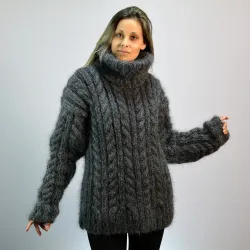 Cable Hand Knit Mohair Sweater dark gray Fuzzy Turtleneck Handgestrickt pullover by Extravagantza