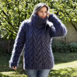 Cable Hand Knit Mohair Sweater gray Fuzzy Turtleneck Handgestrickt pullover by Extravagantza