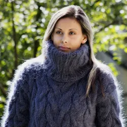 Cable Hand Knit Mohair Sweater gray Fuzzy Turtleneck Handgestrickt pullover by Extravagantza