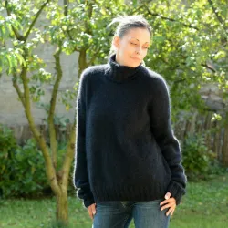 2 Strands Hand Knit 100% pure angora Sweater black Fuzzy Turtleneck Handgestrickte pullover by Extravagantza