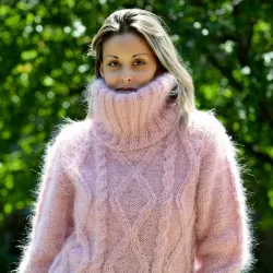 Cable Hand Knit Mohair Sweater light Pink Fuzzy Turtleneck Handgestrickt pullover by Extravagantza