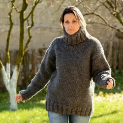 Chunky Hand Knit 100 % wool Sweater dark grey handmade Turtleneck Handgestrickt pullover by Extravagantza