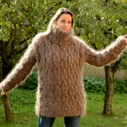 Cable Hand Knit Mohair Sweater Light Brown Fuzzy Turtleneck Handgestrickt pullover by Extravagantza