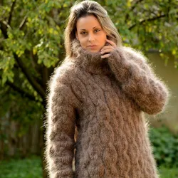 Cable Hand Knit Mohair Sweater Light Brown Fuzzy Turtleneck Handgestrickt pullover by Extravagantza