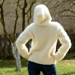 Hand Knit Mohair Sweater White hooded Fuzzy Handmade Turtleneck Handgestrickt pullover by Extravagantza