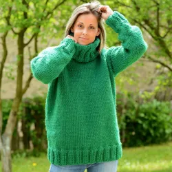 Green Hand Knitted 100 % wool Sweater turtleneck Handgestrickt handmade pullover by Extravagantza