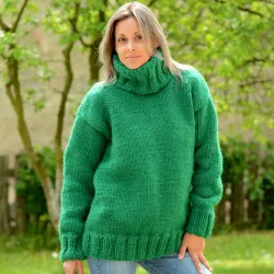Green Hand Knitted 100 % wool Sweater turtleneck Handgestrickt handmade pullover by Extravagantza