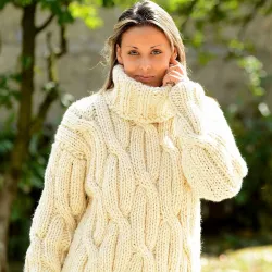 Cable Knitted Chunky 100 % Pure Merino Wool Turtleneck Sweater White Color Handgestrickt pullover by Extravagantza